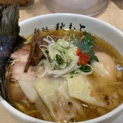 特製塩ラーメン　平打ち麺