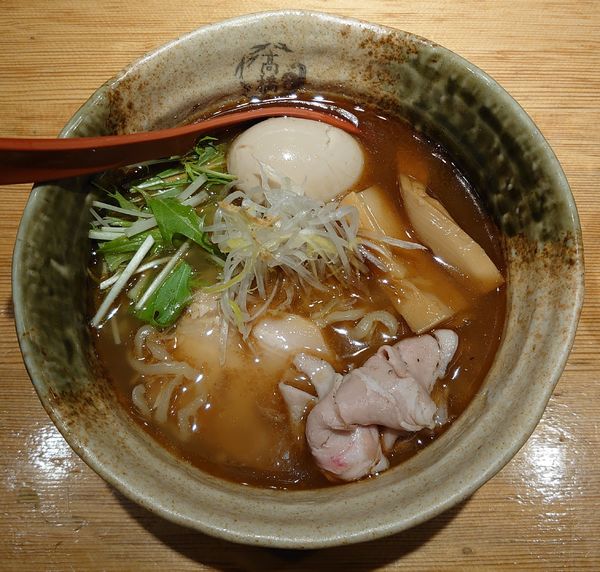 「味玉焼きあご塩らー麺(940円)」@焼きあご塩らー麺 たかはし 新宿本店の写真