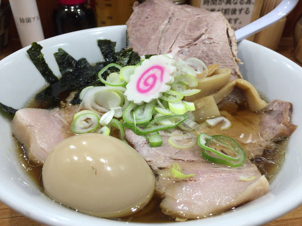 「チャーシューらぁめん＋味玉」@神田らぁめん 悠の写真