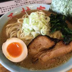 濃厚豚骨らーめん