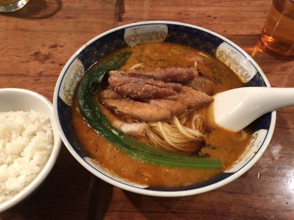 「排骨担々麵 1000円」@支那麺 はしご 銀座本店の写真