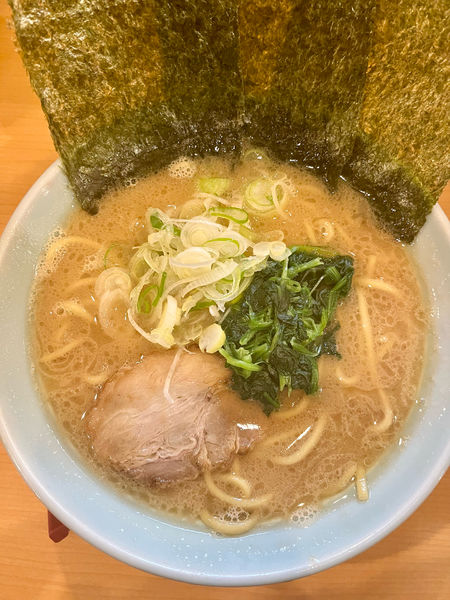 「豚骨醤油」@横浜家系ラーメン 清六家 総本山の写真