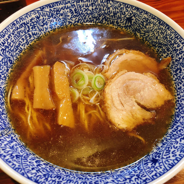 「赤城鳥と豚骨の醤油ラーメン 750円 麺少なめ -50円」@麺＆cafe Coi.Coi.の写真