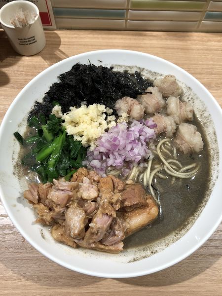 「【夜限定】肉くろくろみどりしろちょっと紫1900円」@煮干し Noodles Nibo Nibo Cinoの写真