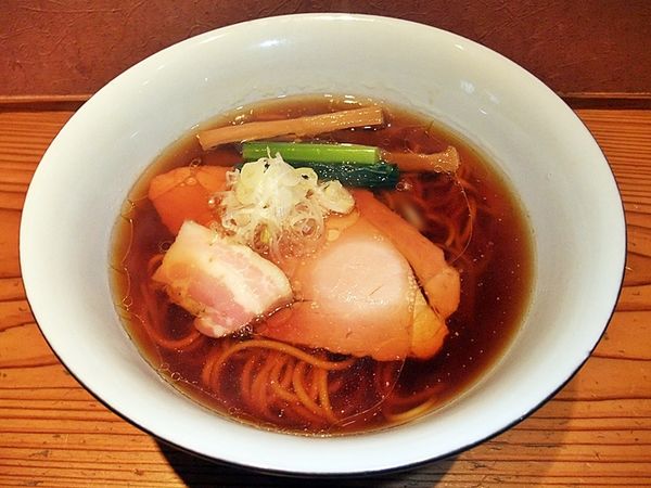 「醤油らぁめん」@らぁめん鴇の写真