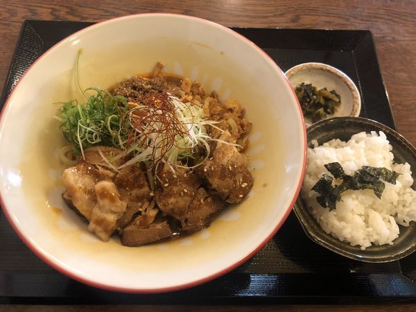 「チャーシュー汁なし担々麺・ダイブ飯付き（1100円）」@汁なし担々麺専門店 Gardenの写真