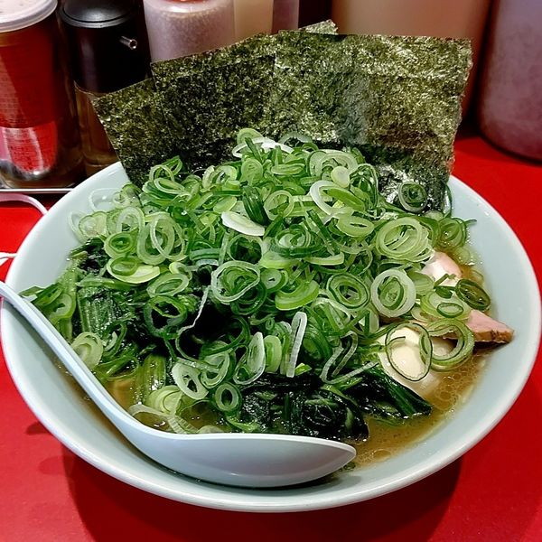 「特撰大(麺硬め)＋ほうれん草」@ラーメン 菊池家の写真