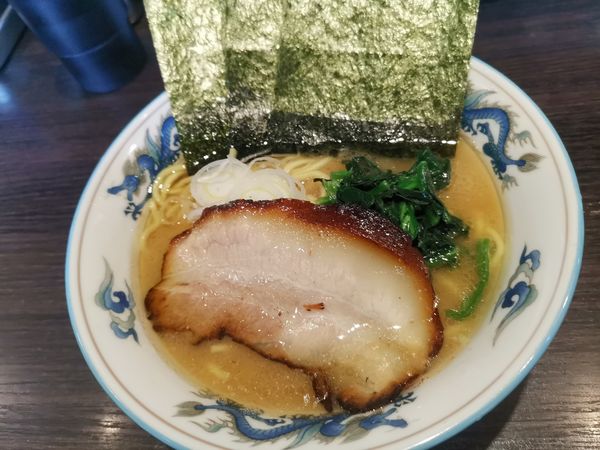 「ラーメン　750円　かため、多め」@麺屋 だるまの写真