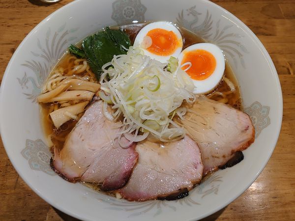 「手打ちらーめん並盛り たまご」@西荻燈の写真