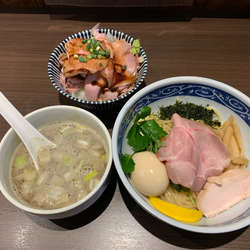煮干しつけ麺味玉、チャーシュー丼