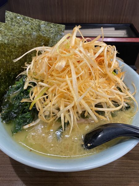 「ネギラーメン＋ほうれん草増し」@千家 本店の写真