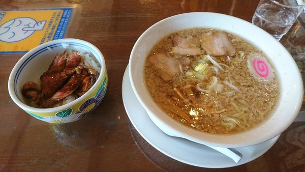 「じとラーメン+ミニステーキ丼1320円」@やま吉 塩原本店の写真
