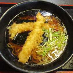 アゲアゲ海老天中華　580円