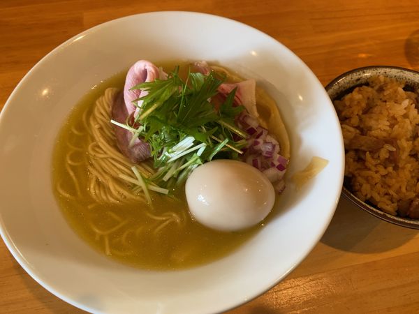 「濃厚鶏らーめん730円+味玉+チャーごはん」@らーめん コッコの写真