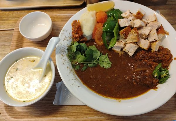 「2種のカレー B 1380円」@ブラウンオニオンカレーファクトリーの写真