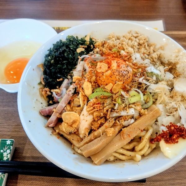 「特製まぜそば､生卵」@つけめん さなだの写真