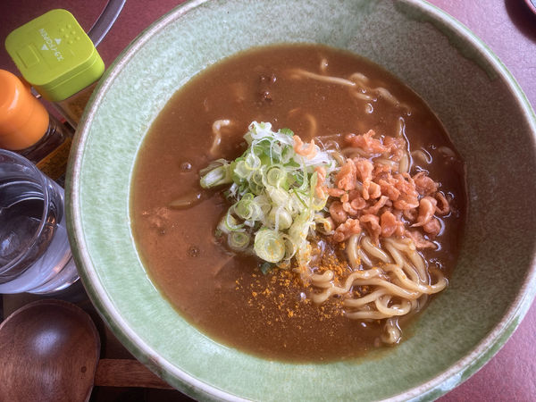 「カレーうどん（中華麺へ変更）¥850」@手打ちうどん 居食屋 凡愚の写真