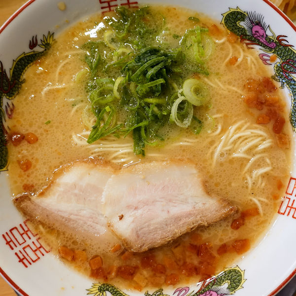 「とんこつ久留米ラーメン 800円(カタ)」@元祖とんこつ久留米ラーメン 福ヤの写真