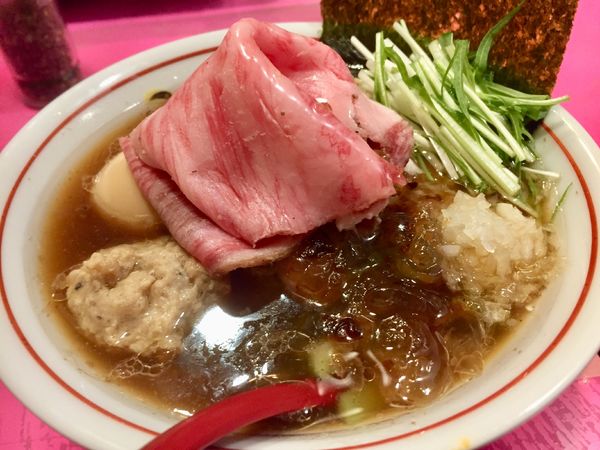 「【限定】凛々しい特製前沢牛タタキ×松坂牛骨中華ソバ」@らーめん凛々の写真