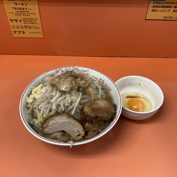 「中ラーメン【ヤサイマシ、ニンニク、アブラ】」@Gキングダムの写真