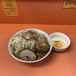 中ラーメン【ﾔｻｲﾏｼ、ﾆﾝﾆｸ、ｱﾌﾞﾗ】