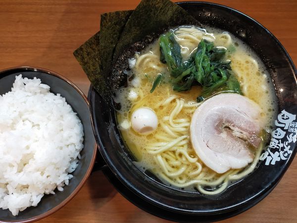 「ラーメン720円+ライス100円」@町田商店 横浜駅前店の写真