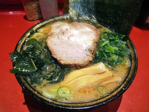 「ラーメン 特上チャーシュー  ワカメ  極太メンマ」@厚木家の写真