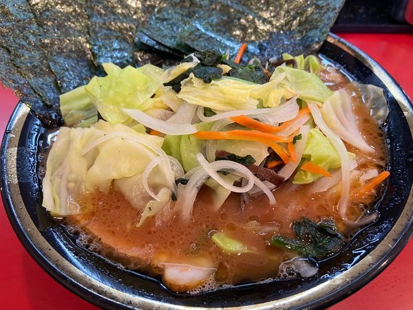 「チヤーシュー麺中盛り＋野菜畑＋海苔：980＋200＋100円」@環2家の写真