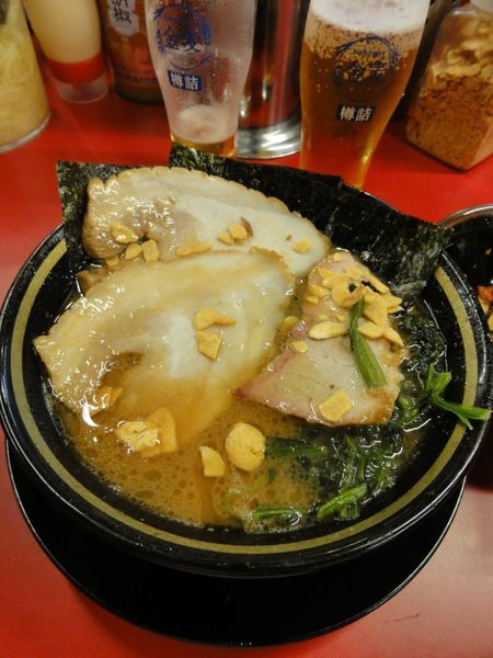 「ラーメン700円硬め薄めバラ50円🍺2杯」@柏 王道家の写真