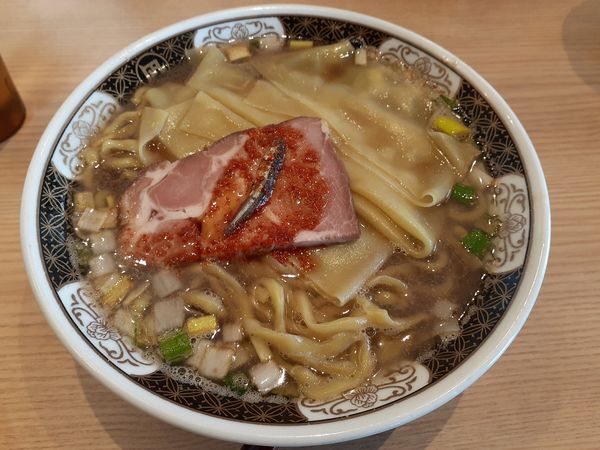 「煮干しラーメン、大盛」@どうけん 新百合ヶ丘マプレ店の写真