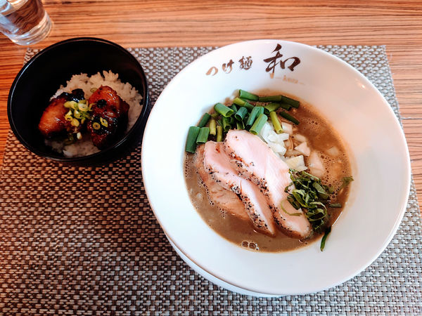 「限定 濃厚煮干ラーメン+豚バラロール丼」@つけ麺 和の写真