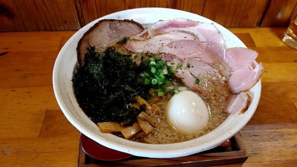 「雷鳥味玉」@麺栞 みかさの写真