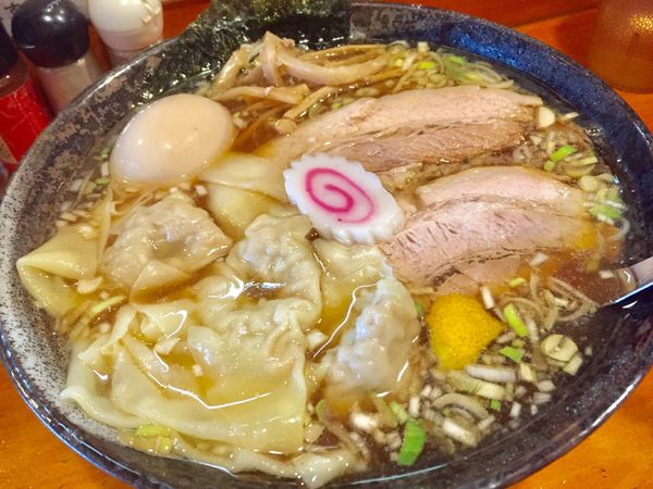 「特製中華そば＋ワンタン【1200円】」@中華そば はな田の写真