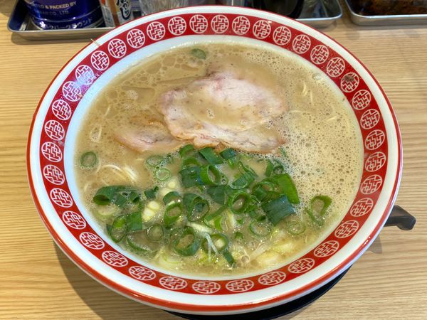 「熟成豚骨らーめん 700円 ※なま」@らーめん 博多イチローの写真