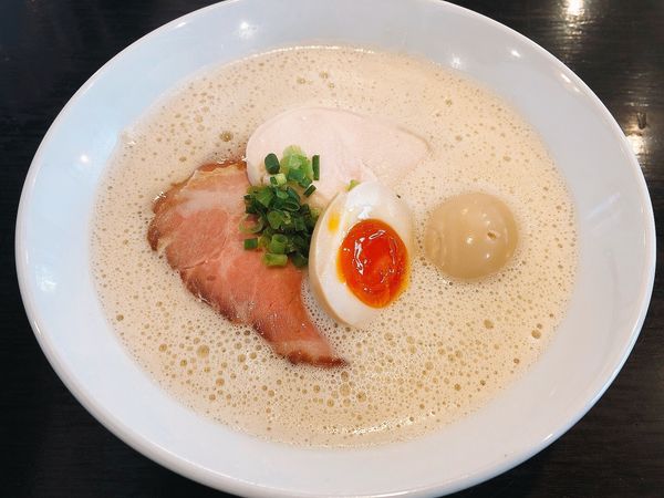 「泡とろラーメン（800円）、味玉（クーポン）」@泡とろ齋藤の写真