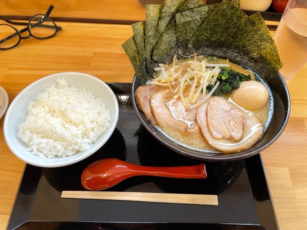 「豚骨醤油上ラーメン」@熟成豚骨ラーメン そだしの写真