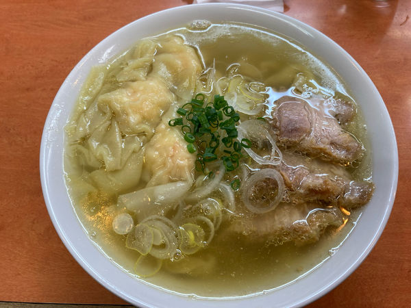 「海老ワンタンメン」@日陰の写真