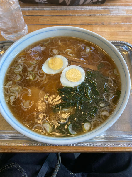 「中華麺825円➕玉子55円➕麺固め」@大勝軒 武蔵増戸店の写真