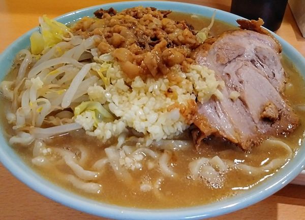 「ラーメン　生卵」@俺の生きる道 つくば店の写真