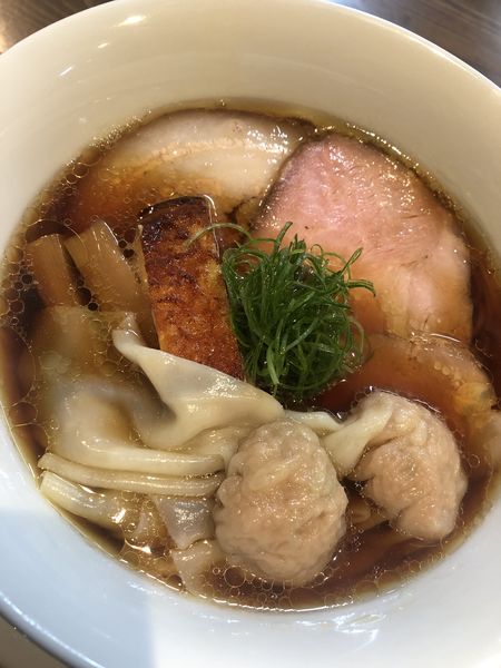 「特製醤油らぁ麺」@らぁ麺 紫陽花の写真
