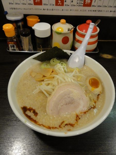 「豚醤背脂ラーメン670円中盛こってり」@屋台とんこつらーめん めん吉 柏駅店の写真