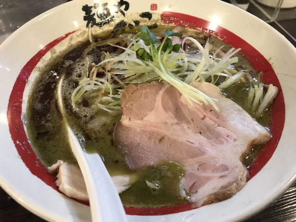 「濃厚牡蠣そば」@麺や でこの写真