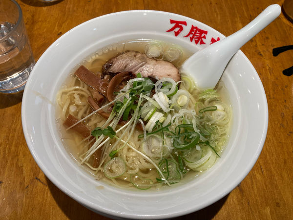 「中華そば(塩)とルーローハン(小) 1,078円(税込)」@万豚記 代々木店の写真