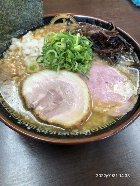 「背脂煮干しラーメン大」@中華蕎麦 丸め 東久留米店の写真
