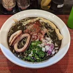 イカ墨ラーメン(850円+)追いチーズリゾット(100円)