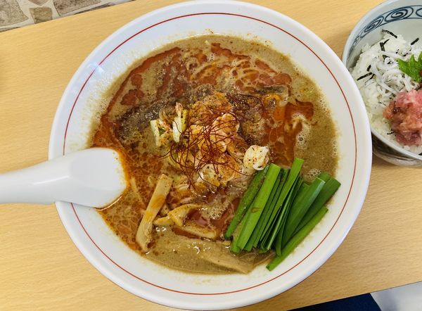 「【限定】白胡麻そば＋まぐろのたたきとしらすのご飯」@中華そば 蒼穹の写真