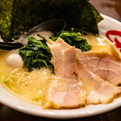 塩豚骨ラーメン 吟得盛り