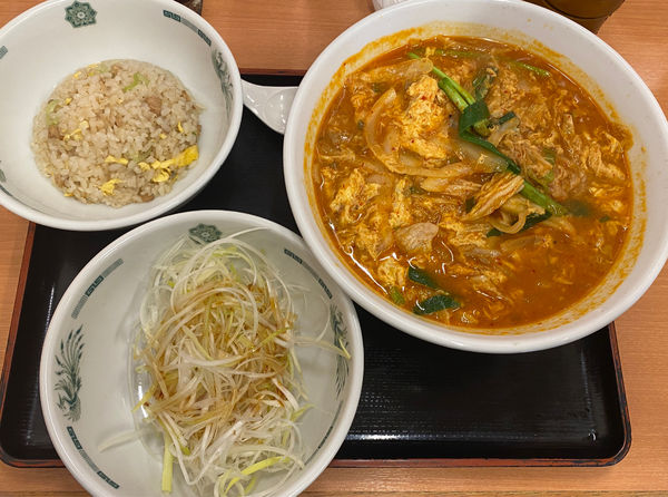 「チゲ味噌ラーメン🍜🥢」@日高屋 六本木店の写真