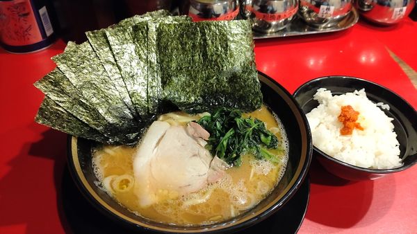 「朝ラーメン(並)＋のり５枚」@横浜家系ラーメン 志田家 蒲田店の写真