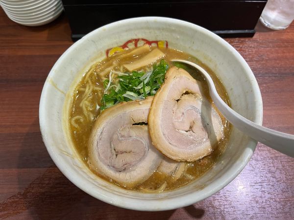 「コッテリラーメン大盛り790円」@ラーメンガッツン 南草津本店の写真